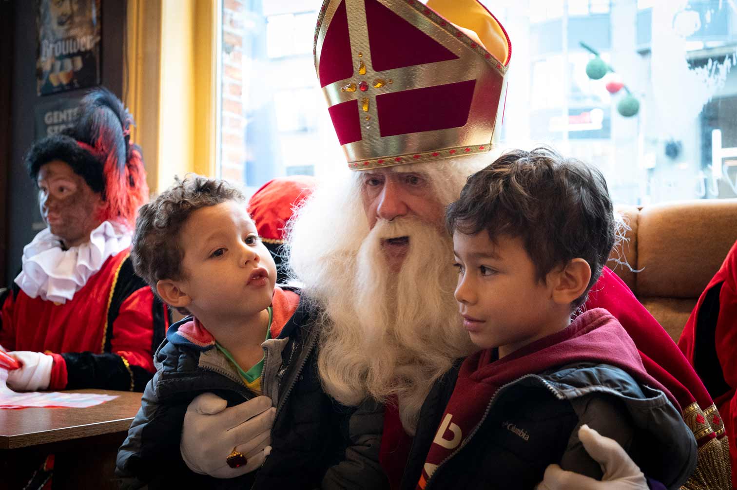 alain-hoecks-sinterklaas-stoet-kinderen